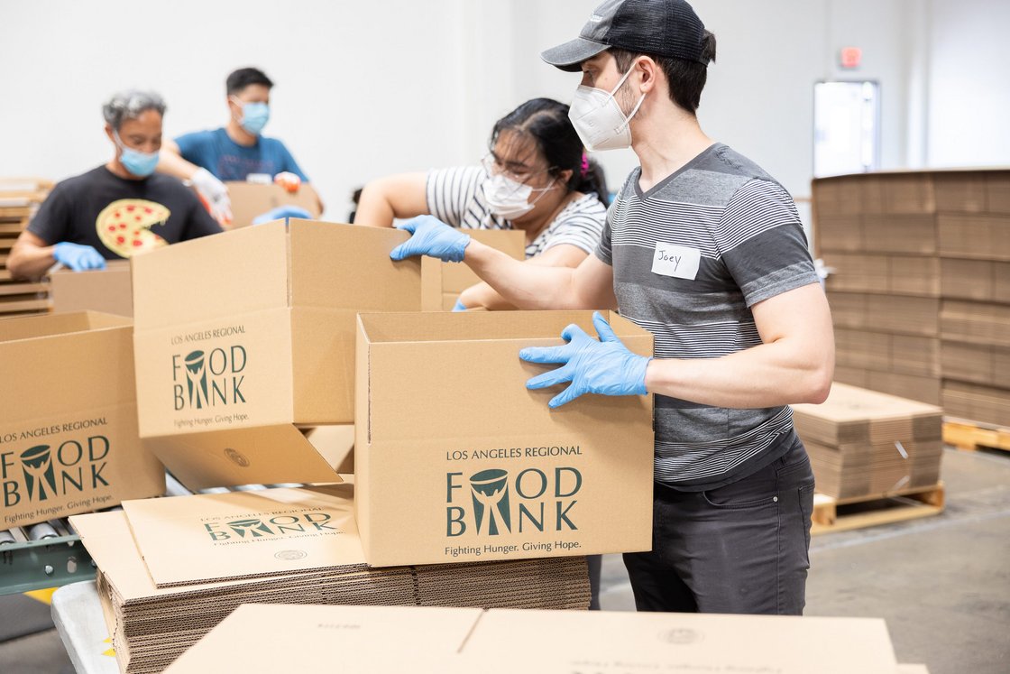 riot-games-la-food-bank-2